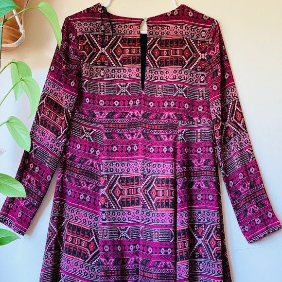 Asymmetrical Pattern Dress - Picture 5 of 9